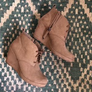 Tan boot heels